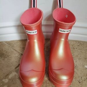 Hunter "play" Rainboots